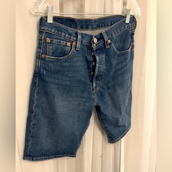 Classic Levi’s Blue Denim Shorts - Picture 1 of 2